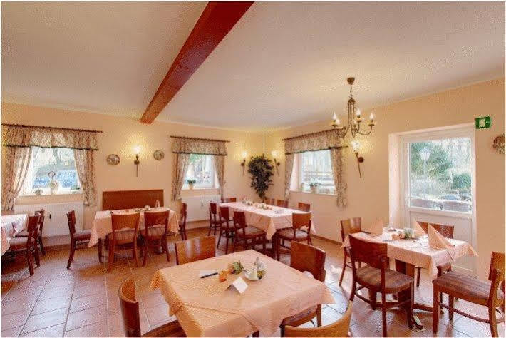 Gaststube Zum Amtskrug Guest House Salzgitter Luaran gambar